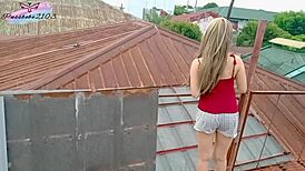 Petite Pinay teen hooks up for rooftop banging session