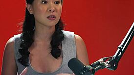 ¡Hey, mira cómo Kimmy Kimm alcanza orgasmos intensos con Hitachi!