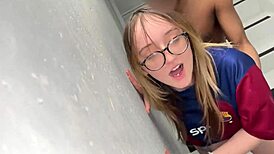 큰 가슴 이사벨이 절박한 아마추어 쓰리섬 캐스팅