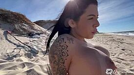 Gostosa Safada Meets Guy on Beach for Bareback Outdoor Sex Amateur Video