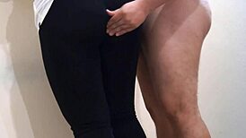 Me Excito Tanto Que Tuve Que Romperle El Pantalon!