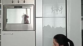 Short Training Routine Focuses On Brunette's Petite Form In Leggings At Gym