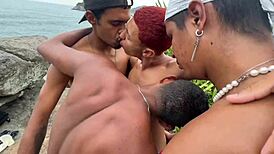 Belekeveredtem egy vad partiba strandon tele nagy faszokkal, ember!