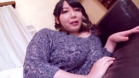 Asian Japanese Babe Mizumi Hikaru Sucks Big Tits During Blowjob