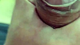 eu gozei dentro da camisinha while exploring gay fetish with cute amateurs.