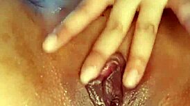 Uncensored Brunette Colombian Pussy Splashing In Homemade Softcore Scene