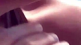 Nossa Fascinação com Mulheres em Meias e Meia-Calça