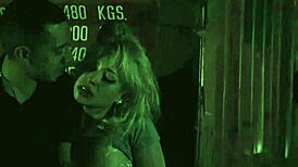 Teen webcam booty shake turns extreme with old bdsm