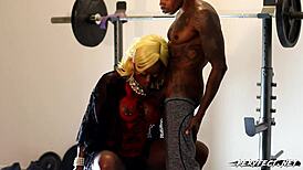 Weightroom fuck 💪