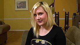 Virtual sex with stepmom Fifi Foxx in hot POV action!