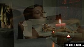 בלונדינית סקסית שואלת, למה אתה מתנזר בלעדי?