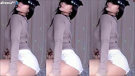 Can you believe this Korean girl's sexy dance showing off her huge boobs?