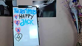 Girl masturbates solo on cam