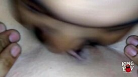 Uită-te cum Snow Ryans geme cu pizda frumoasă linsă în POV pe Kingcuretv