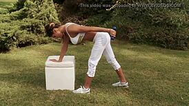 Cinthia Fernandez showcases arm exercises in body secrets workout