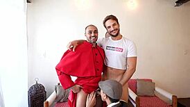 Yo, backstage with Léo Felipo, possessed by raw desire!