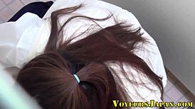 毛むくじゃらの18歳ティーンがお風呂場でオナニーして捕まって、すごくエロい！🛁