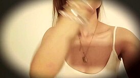 me encanta que vean mi coño depilado me excita exhibirme