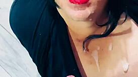 giving a hot blowjob to that big dick 😏