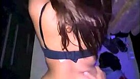 Linda Universitaria de 18 Años Amateur Begs for Hard Missionary and Doggystyle