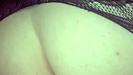 Linda Colegiala Montando Sola en Casa el Día de San Valentín