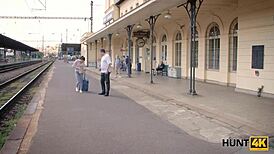 Hunt4k: Ahnees vanhus myy tyttöystävän rahalla seksiksi