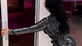 I bang a fan for the first time and damn he finishes inside