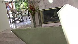 Afrikansk elsker leverer intens doggystyle og håndjob i høy oppløsning