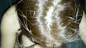 Vijetnamkinja puši kurac i guta sperm