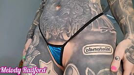 Hva er hettere enn en gjennomsiktig mikro bikini prøve på haul?