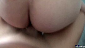 Πιάνω και γαμάω σκληρά φίλη με τέλειο κώλο στο σπίτι της