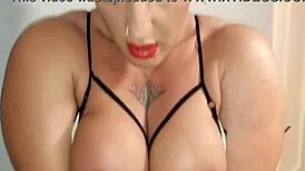 i watch that giantess with huge clit squirting from her ass.