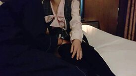 Волим кад моја стара асистенткиња јаше јако и стење у козплеју