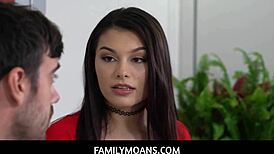 Hraju si se svou děvčicí sestrou Reynou Delacruz nahou!