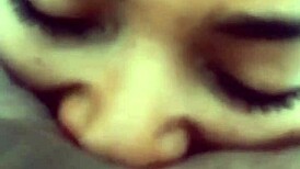 me corro en la garganta profunda de la chupona