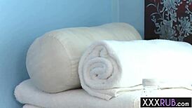 gi meg den perfekte blowjoben, lola foxx, mens jeg slikker din våte fitte