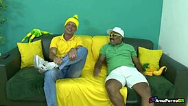 Chamei Meu Amigo Pra Assistir O Jogo Do Neymar Aqui Em Casa E Acabamos Comendo Minha Enteada E Minha Esposas Juntos