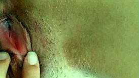 omg jeg sverger, denne sexy latina teen 18+ 18+ brunette med små 18+ pupper suger stor kuk som en gal!