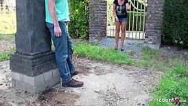 독일 엄마가 정원에서 의붓아들 딸치는 거 보고 참여