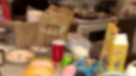 Julebesøkende ankommer tegneseriehuset for juleglede