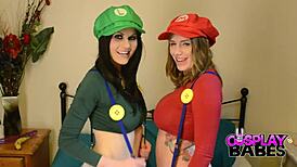 Cosplay babes Yuffie, Yulan, Tina Kay get naughty in Super Mario