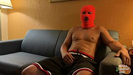 Amateur Couch Casting with Peach Queenz Turns Into Wild Interracial Threesome