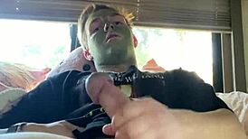 Fit guy jerks off during skincare routine 😏