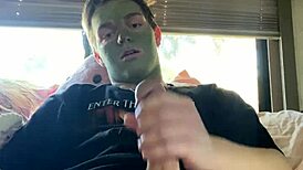 Fit guy jerks off during skincare routine 😏