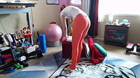 Aurora Willows unboxes a fan love gift, sharing her excitement with natural charm