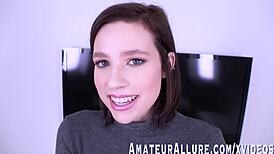 Arietta Adams og Grae Stoke leverer dampende POV blowjobs