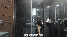 Zayıf 18'lik Filipinli dev siki sert pounding alıyor