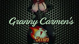 Veo a la abuela Caperucita Roja correrse una y otra vez