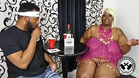 i-i'm interviewing ssbbw nikki nailz for poundhardxxx com