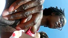 Uh, dedando na praia, sabe como é...